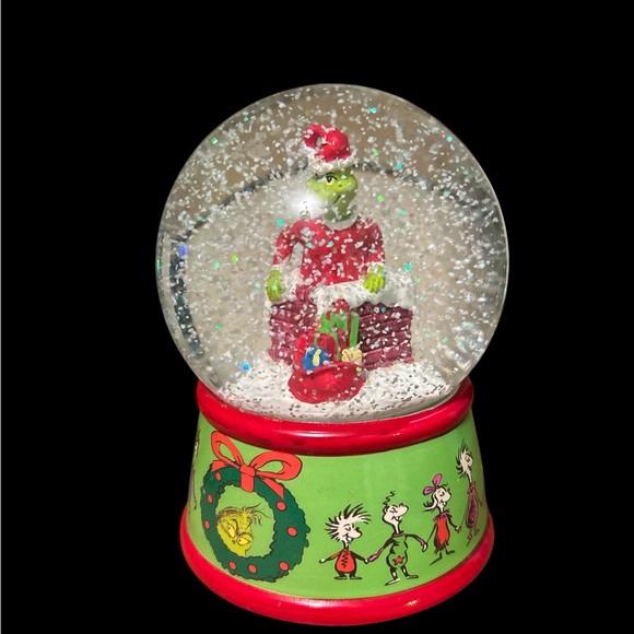 Grinch In Chimney Snow Globe plays Jingle Bells EUC - Picture 6 of 8